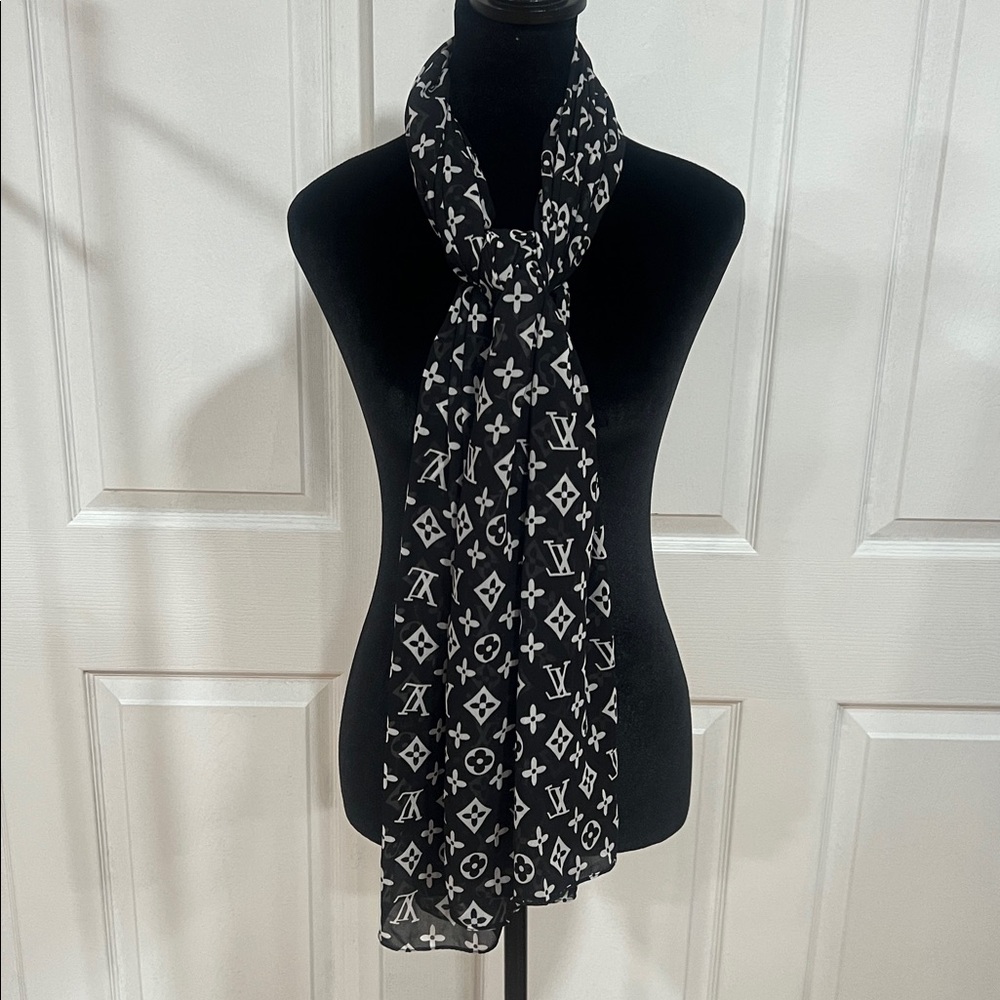 (( not authentic))NEW❤️LV Chiffon Shawl - Picture 7 of 17